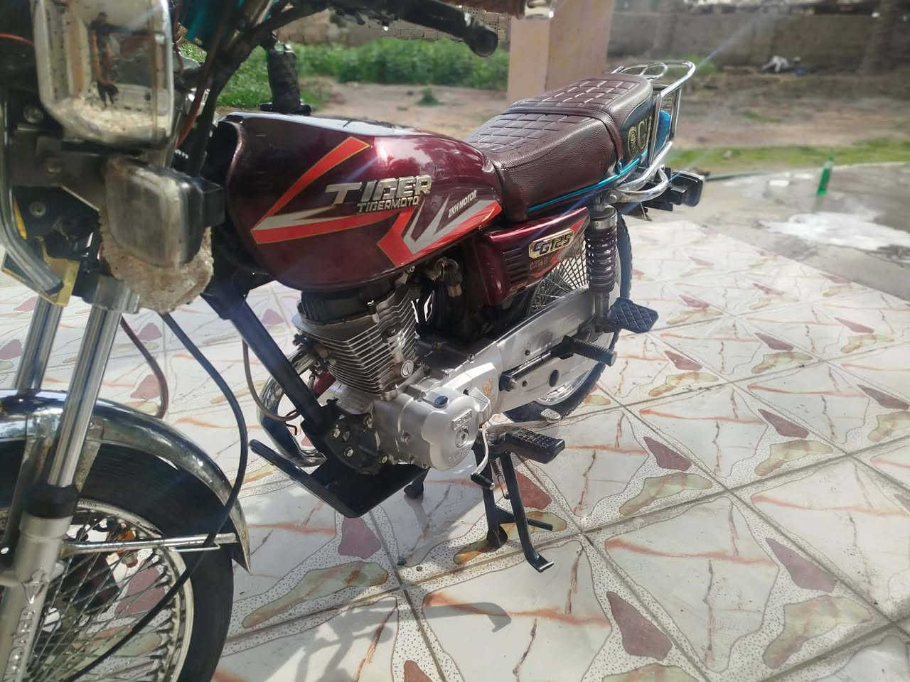 السلام عليكم تايكر موديل 25 اوراق اصوليه دراجه جديده وكلشي ماملعوب بيه ولامفتوحه ابد طلعته علئ ايدي من المعرض رايده ب800 وبيه مجال مكاني بابل المسيب( مكلف بالنشر)شراي يتصل   ***********
