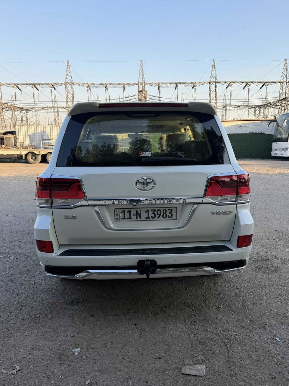 سلام عليكم
لاندي كروز موديل ٢٠١٧ مكفوله  بيهه شبر بل بنيد صبع فقط  كامل مواصفات مكينه 8 سلندر فتحه تحكمات ستيرن شاشات ٣ ماشيا (١١٧ ) كشنات كهربلاء كأمره خلفيه رقم بغداد نكليزي جاهزه اي نقص ما بيهه سعر (٤٤٥$) مكاني بغداد 
موبايل ***********
