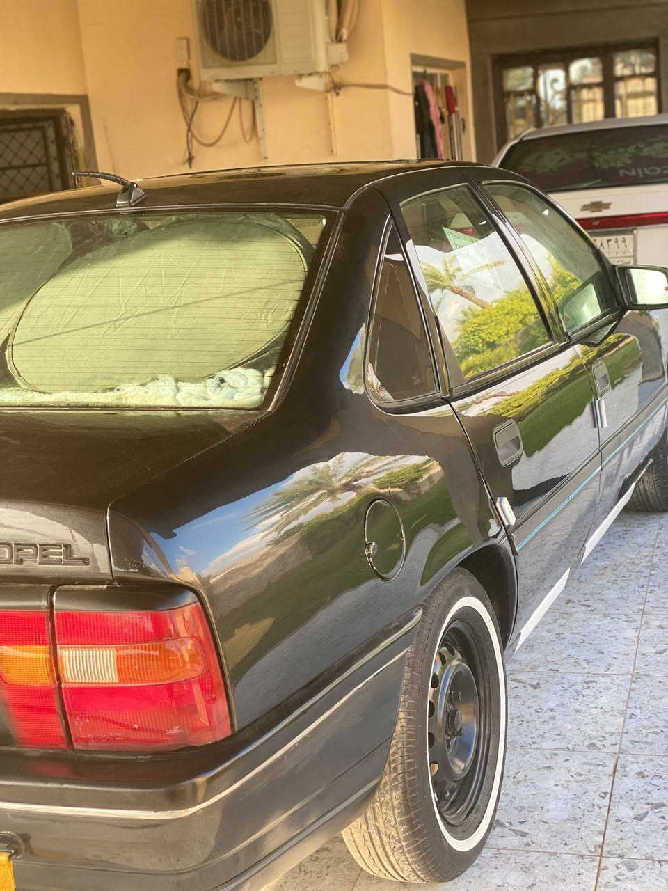 سلام عليكم اوبل فيكتره لبيع موديل 1995 سياره نضيفه ماتصرف عليه ربع سنويه 2027ت محرك لا تنقيص لا تبخير صدر جديد تايرات جديد السياره مصبوغة عام بدون معجون بدون حادث وهذا رقمي ***********وحياكم
