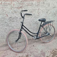 بيسكل حدباء للبيع نضيف حجم ٢٧ السعر 50 بي مجال للاتصال 07508066170