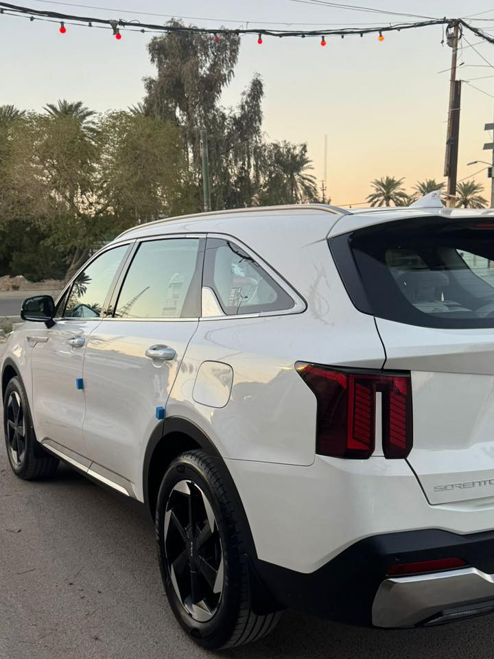 سلام عليكم للبيع كيا سورنتو 2024 خليجي ضمان المجموعة الدولية ماشية 32 رقم بغداد الجديد  مكينة 6 سلندر مكفولة فول مواصفات 1/1  عدة البانوراما للاتصال ***********
