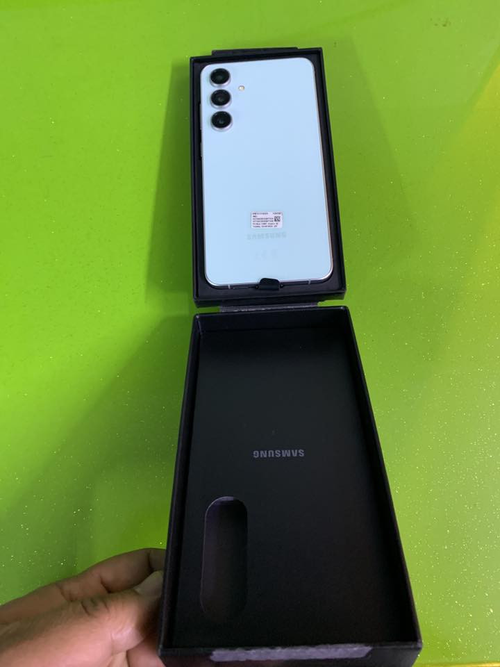 ‏ρᔕɹ̤ɺɕ ρᖈɹɹɹɺȊ
Samsung Galaxy s24 fe
الجهاز فقط مفتوح الكارتونه 📦
جديد غير مستخدم 🎀
النسخه العالميه 🌎
نسخه برطانيه uk 🇬🇧 
رام 8 ذاكره 128 💾
شريحتين + شريحه الكترونيه 🃏
عربي اصلي 
اللون الشذري ♻️
ماعدي توصيل 🚖
تجي تاخذه من البيت 🏘️
مكاني بغداد 
اي اسفسار ومعرفه السعر 💵
تفضل وتشلع ؏ـيُـ‘ـُوٌنُـ‘ـَي⁽🥺₎⇣


**إذا كنت صاحب هذا الإعلان وتريد حذفه لأي سبب، رجاءا أرسل رسالة إلى الدعم الفني**