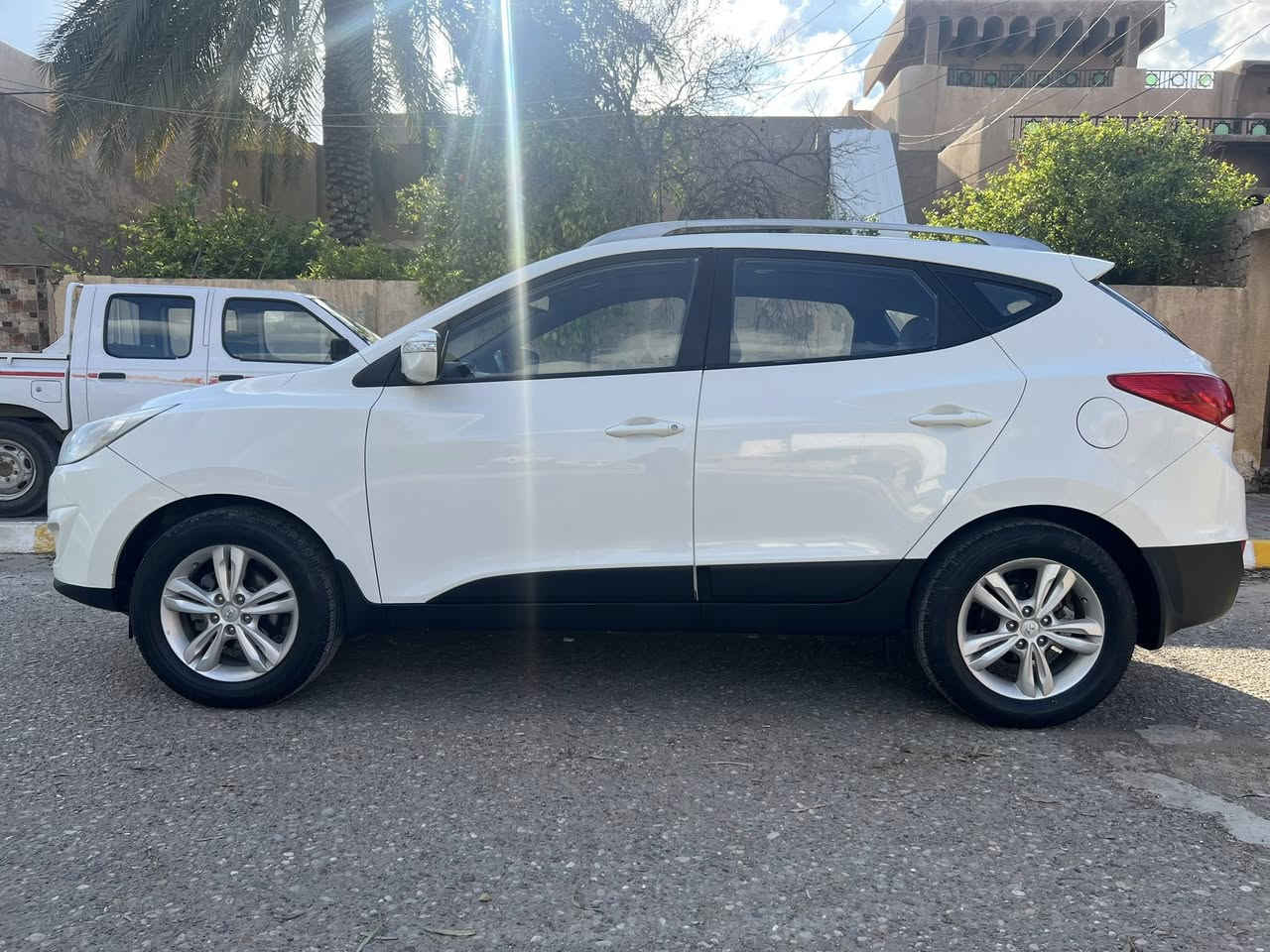 السلام عليكم 
للبيع توسان خليجي موديل 2011 بدون صبغ شرط مكفوله من صبغ وشواصي ولغد قماره بنروما 
محرك 2000 دوش المرغوب شرط 
لاتنقيص ولاتبخير 
تبريد +تدفئه + تخم تاير + صدر امامي + خلفي+ 
السياره حلوه وجاهزه من كل شي 
رقم صلاح الدين شرط التحويل 
السعر 135  وبيه مجال للشراي 
الاستفسار ***********
