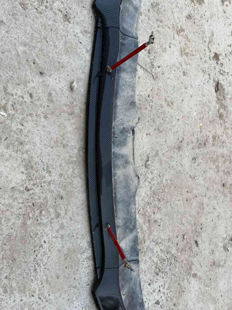 لحيه للبيع كاربون فايبر  ما جارجر sxt سعرهه 40 مكاني ديوانيه ***********
