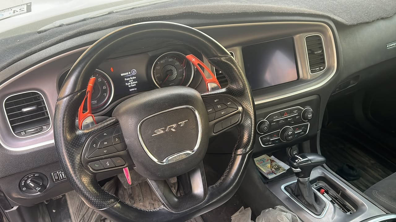 السلام عليكم
جارجر GT بلادي  فتحة موديل ٢٢
 حادثه جاملغ  وبنيد تبديل وجاملغ خلفي
ماشيه ٣٠ الف ميل
السياره اني  كاصهه على أيدي. بسمي رقم مميز
السياره جديده 
تزويد من امريكا  دسكات برمبو 
وفلانجات رياضية
مكان السياره بغداد حي الجهاد 
السعر ٢٠٠ ورقة
للاستفسار الاتصال ***********
