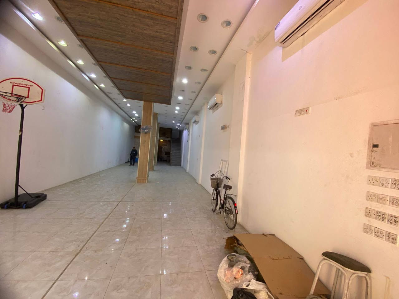 عمارة 6 طوابق للإيجار في منطقة الناظمية خلف معمل جلود مجاور حلويات جواد الشكرجي
العمارة مكونة من 6 طوابق ،مساحة كل طابق 180 متر ،واجهة 6 ونزال 30…

.. أول طابقين كاملة مشطبة ومجهزة بالسبالت ونظام كاميرات تصلح لأن تكون محلات.

.. بقية الطوابق غير كاملة تصلح لأن تكون مخازن.

.. العمارة تؤجر بالكامل أو طوابق…

للإستفسار يرجى المراسلة عبر الخاص أو عبر الرقم التالي:
***********

#عقارات_بغداد #بغداد #عقارات_الكرادة #الكرادة #عقارات_الناظمية #الناظمية
