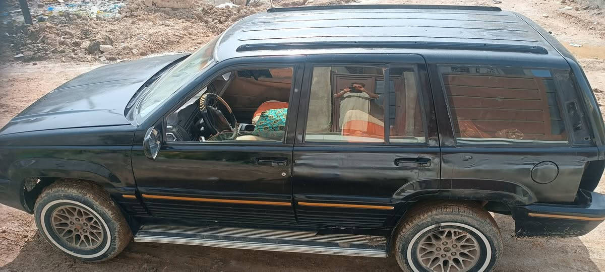 جيب شيروكي موديل1994
مكينه 3000حداديه جديده
للبيع اوالمراوس 
سعر25وبيه مجال
العنوان ناصريه سوق الشيوخ
***********
