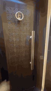 مشتمل حديث للايجار مؤثث باليرموك مع كهرباء خصخصه وانترنت للعوائل المحترمه والمغتربين الذين لديهم معاملات في بغداد الاتصال والتفاهم مباشر مع المالك متواجد واتساب ***********
