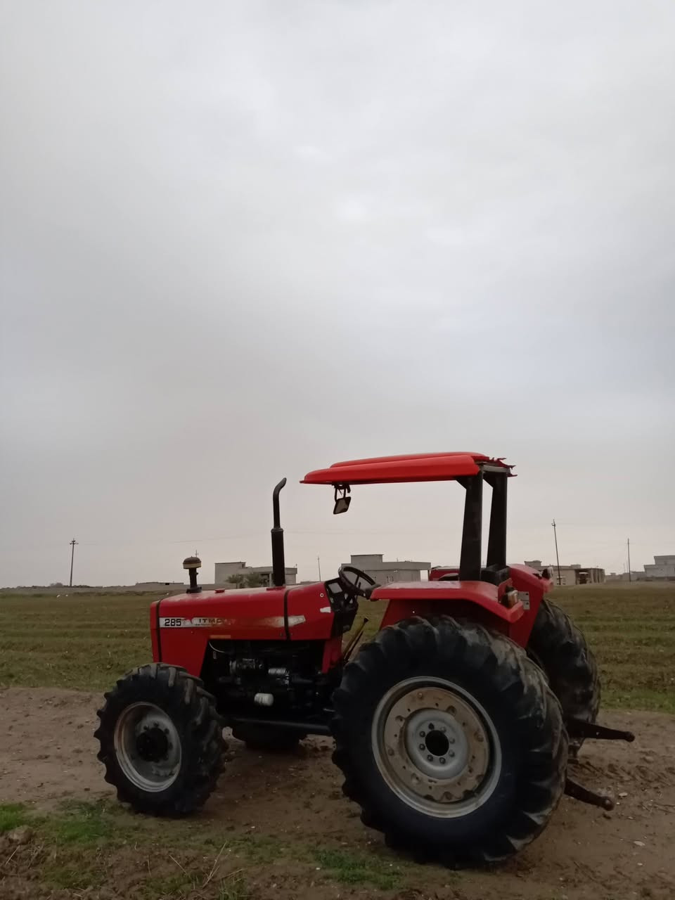 سلام عليكم تركتر إيراني دبل اكسن للبيع موديل 2011  رقم وسنويه( ألماني كركوك،، اكسن إيطالي ) تريد تحويل تريد وكاله كير محرك  اكسن هودرليك شرط تواير امامي جديد خلفي نص عمر مال شركه السعر 105 ورقه ( المكان الشرقاط الهيجل ) للاستفسار اتصل ع الرقم ***********
