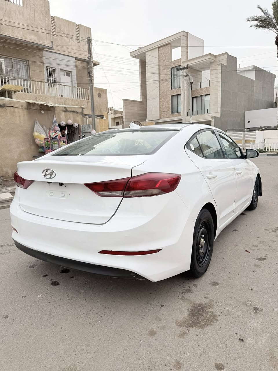 الانتره 2018   أمريكي فول مواصفات فتحه بصمه شاشه حساسات ( رقم بغداد جديد  بأسمي سنويه و هزه جدد ) سعرها  104  
محرك 2000 دوش وكير خير من الله 
وارد أمريكي  حادثها امامي و باب صور  حادث 
لغد وشاصي طخات خفيفه بدون لحيم وكص👇 
عد حادثها ب امريكا باقي ما بيها شي + صبغ عام اني صبغتها  وعندي فديو قبل صبغ
مكفوله من جفيه وكلبه  
ب عراق ما بيها حادث بس ب امريكا 
سياره حلوه ونظيفه تايرات و و باتري كلهن نضيفات  
سعرها 104 بيها شي قليل كلش مناسبه كلش  ب عافيه ع ياخذها. جماعت 95 لا تعب نفسك خويه  مقدما 
ما تعجبه كلمه طيبه صدقه 
للبيع فقط بدون مرواس 
***********.   📞شارع فلسطين
