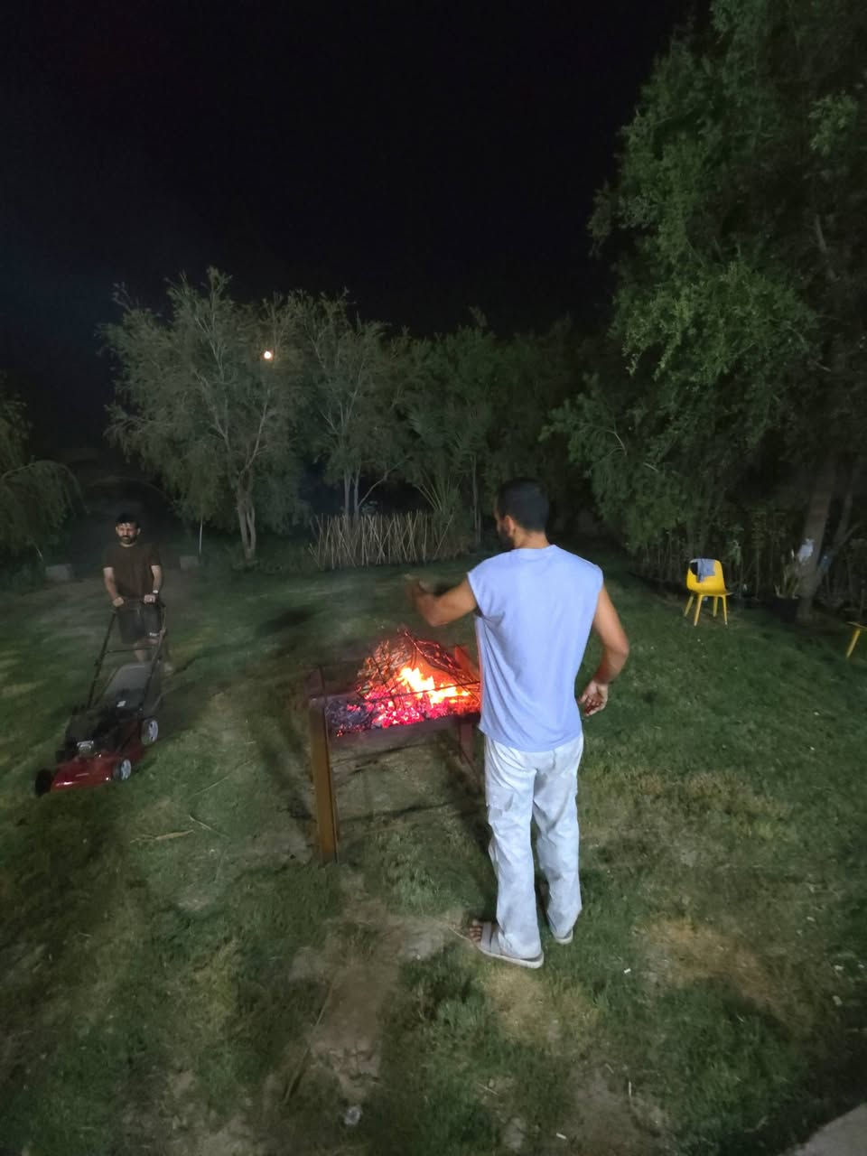 🔥🌿 عرض خاص ولمدة محدودة! 🌿🔥
🏡 مزرعة للإيجار اليومي – استمتع بأجمل الأوقات مع العائلة والأصدقاء 🏡

✨ إذا تبحث عن مكان هادئ ومريح بعيد عن ضوضاء المدينة، لا تضيع الفرصة!

📍 الموقع: بغداد – الدوانم
🚗 تبعد فقط ربع ساعة عن تقاطع درويش

💥 السعر الخاص:
💰 99,000 دينار فقط لليوم الواحد 💥

🌳 تحتوي المزرعة على: 🔥 مشواية جاهزة للشواء
🏠 بيت مفروش ومريح
🍽️ مطبخ متكامل
🌿 أجواء هادئة ومناسبة للعائلات والجلسات الخاصة

🎉 لفترة محدودة فقط بهذا السعر المميز، لا تفوت فرصة قضاء يوم ممتع بأقل تكلفة!

📞 للحجز والاستفسار:
***********

⏳ الأماكن محدودة، بادر بالحجز قبل اكتمال المواعيد!

#مزرعة_للإيجار #بغداد #الدوانم #استراحة #جلسات_عائلية #شواء #إيجار_يومي #عروض_خاصة #عقارات_بغداد
