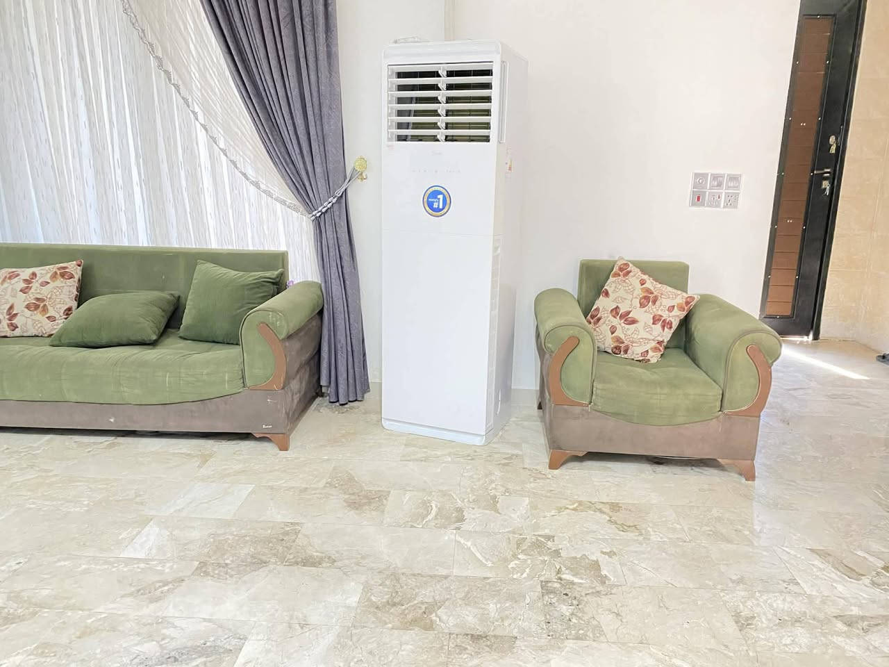 تخم عشر مقاعد للبيع سعر 300
للاستفسار الاتصال على الرقم***********
