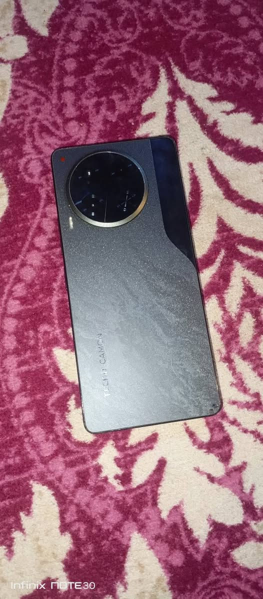 السلام عليكم 
جهز تكنو 30
بي ضربه خفيفه ب شاشه ومامثرها ع لمس ابد 
وضهر بي هم ضربها زغيرها 
ذكره 256
جهاز مامفتوح 
تواصل واتساب  ***********
مكان النجف
