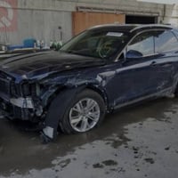 جنسس gv70 2022 سيارة كلش راقية وحلوة وضربتها فقط هاي مثل بالصورة ماشية...