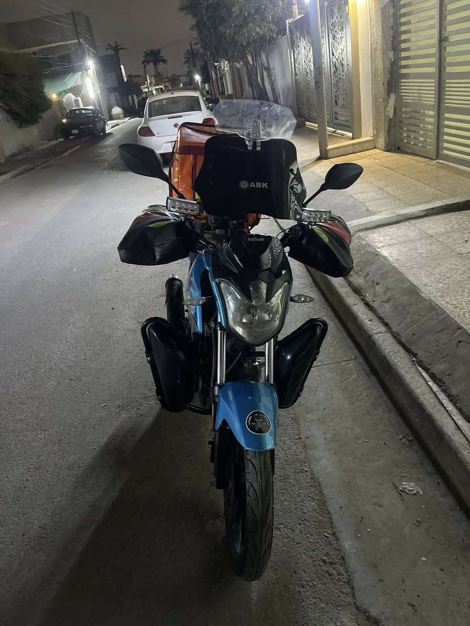 للاستفسار *********** Rk للبيع 2024 كامله مابيهه شي نضيفه ماشيه ٢٩ الف السعر مليونين و300
