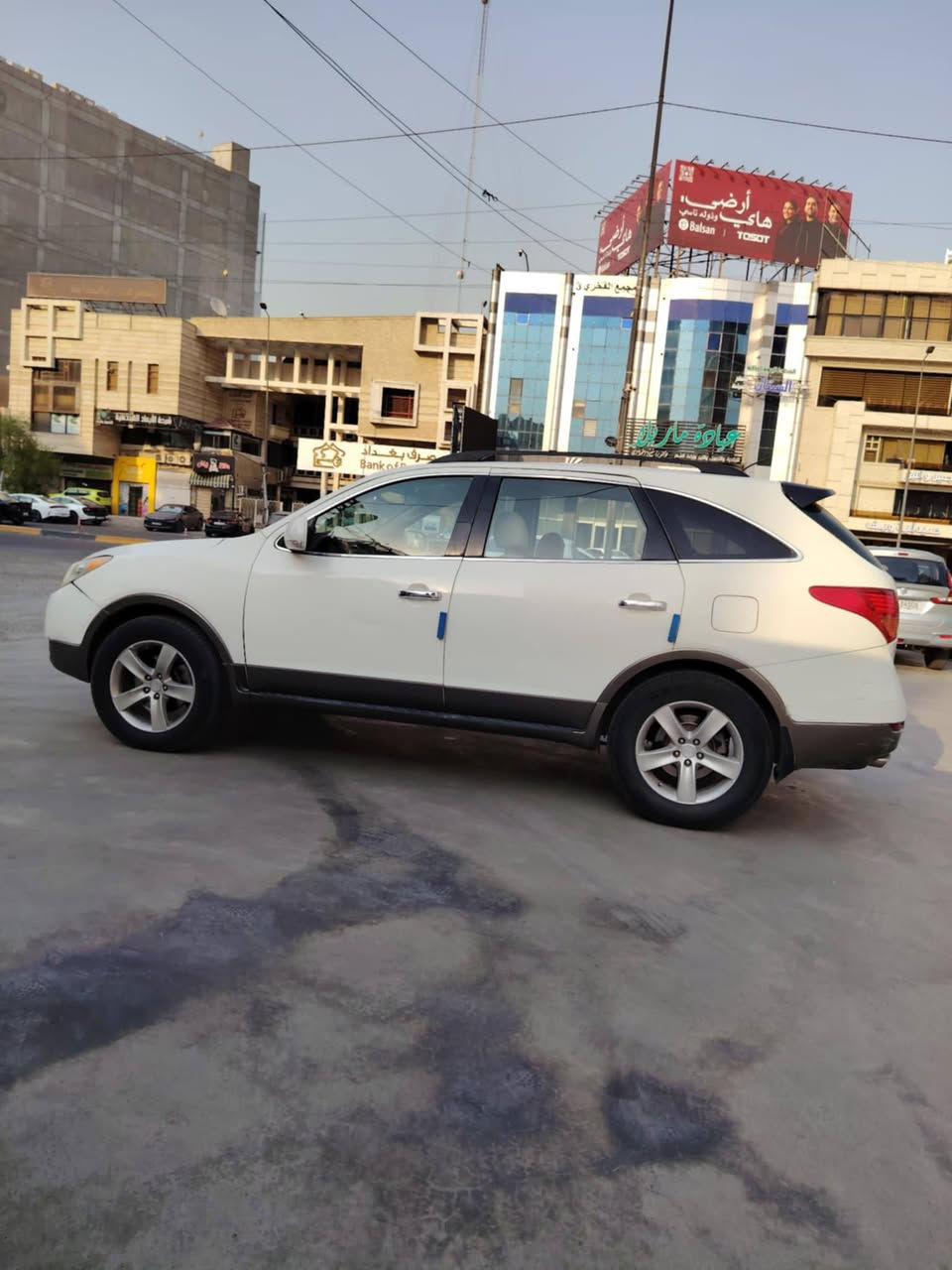 🚘 للبيع هونداي فيراكروز خليجي 2008 🚘

🌟 فول مواصفات – جاهزة بدون أي نقص 🌟

✅ بصمة تشغيل وبصمة أبواب
✅ سلايد روف
✅ ستيرن تحكم كهربائي
✅ كشن السائق تحكم كهربائي مع ذاكرة لوضعيتين
✅ 7 كشنات
✅ تبريد بيانو عدد 4 قطع مع تحكم منفصل
✅ مرايا جانبية تحكم وشفط كهربائي مع ضوء ترحيب، إشارات جانبية، وقلاب عند الرجوع للخلف
✅ بك لايت LED
✅ يدات نيكل خارجية
✅ شاشة مع كاميرا خلفية
✅ مرايا أوتو دِم عاكسة للضوء

🔧 محرك 3800 دبل كير
✅ عادي وأوتوماتيك (Tiptronic)
✅ فور ويل
✅ المحرك والكير والصدر والتبريد مكفولة
🔹 الملاحظات: بابين صبغ وشوية من القمارة.
السعر: 98 

📍 مكان السيارة: بغداد

📞 للاستفسار: ***********
