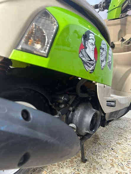 السلام عليك شباب
دراجه بوليس للبيع 
كهربائيات شغالة كلها
 
المحرك مكفول الدراجة ما صارلها هوايه نازله من الرمبه
 
سستم سماعات عالي 🔊🔈
كلشي علا حطتة ، الكفرات لون جوزي والدواخل ملاحي الاصليه كلها موجوده الكفرات مختمات رقم على رقم ، الويلات البلادية موجودة 

اوراقها كامله الدراجة ماناقصها شي شغل ونطلع بكل وقت . مكاني بغداد مدينة الصدر 💥. السعر .. 800.. وبيها مجال بسيط .. مستعجل علا بيعتها رقمي (***********)
