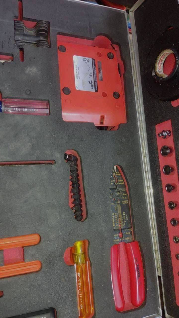 جنطة عدة امريكيه 🇺🇲
كهربائية + الكترونيه 🤍
تحوي على ١٥٠ قطعه ♥️
الاستفسارات خاص 🤍 
العنوان بغداد شارع الرشيد نهاية شارع المربعه محل احمد جلال 🤍 
متوفر توصيل الى جميع المحافظات ♥️


**إذا كنت صاحب هذا الإعلان وتريد حذفه لأي سبب، رجاءا أرسل رسالة إلى الدعم الفني**