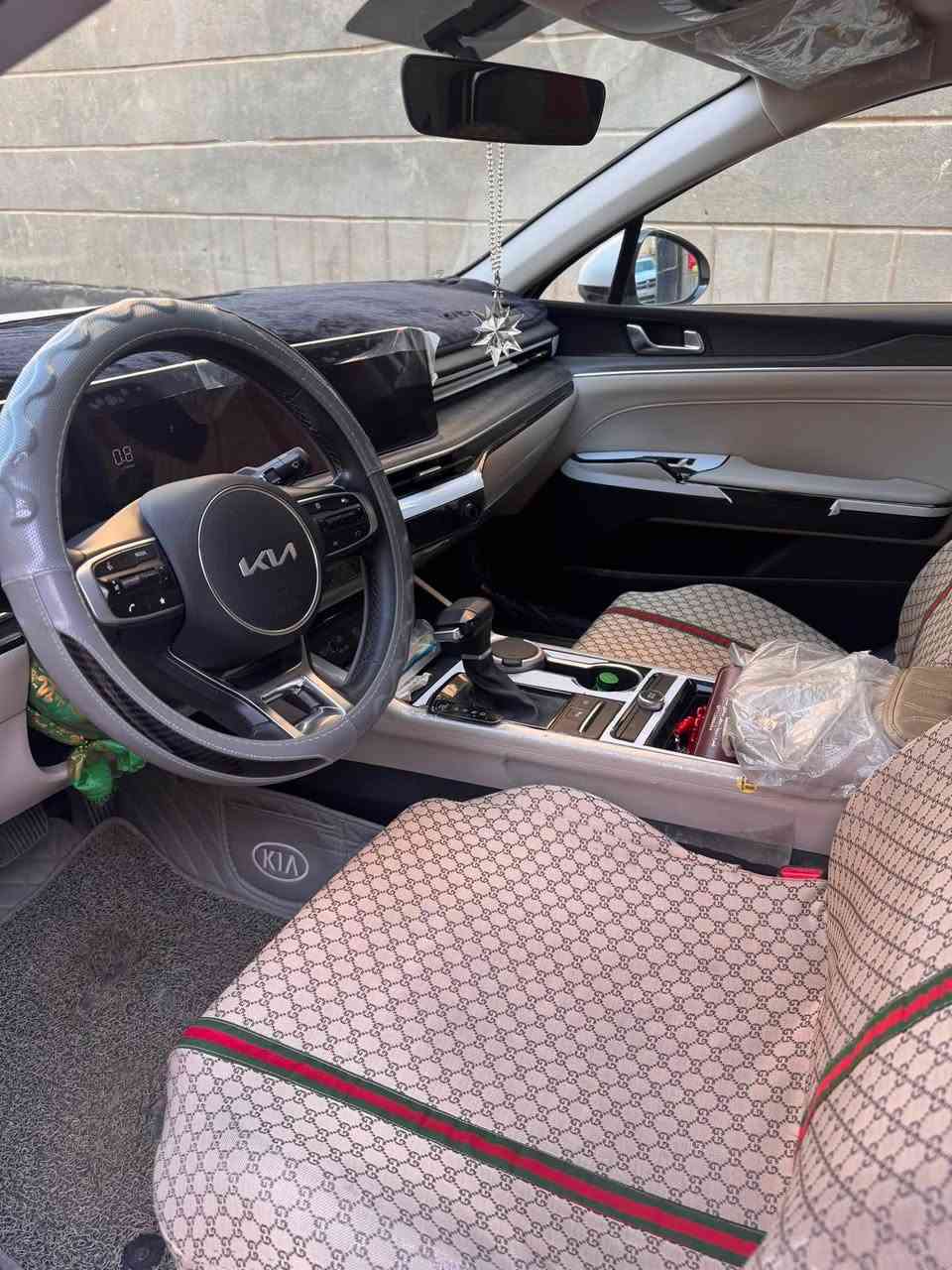 السلام عليكم
K5 2024 خليجي 

مكفوله ماشيه 27000

للاستفسار ***********
