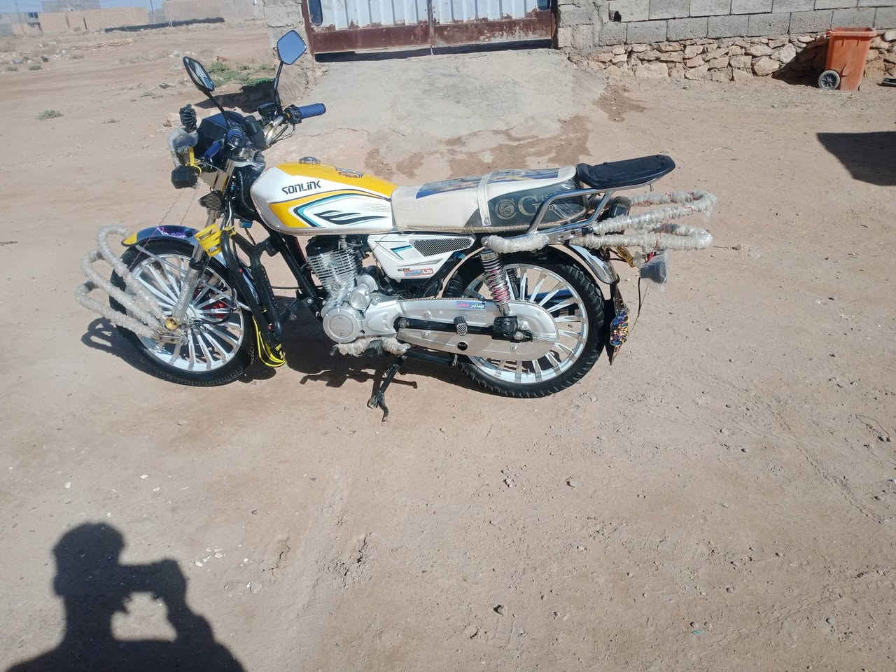 دراجه ايراني موديل 24منفيس فقط محرك ما مفتوح سبحانه ما ممدونه على مكان 5كيلو مدخل حريه سعر 850بي مجال رقم الهاتف ***********....***********
