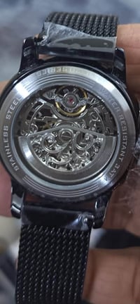 ساعة جديدة • كامل ملحقاتها • أمازون أوروبي