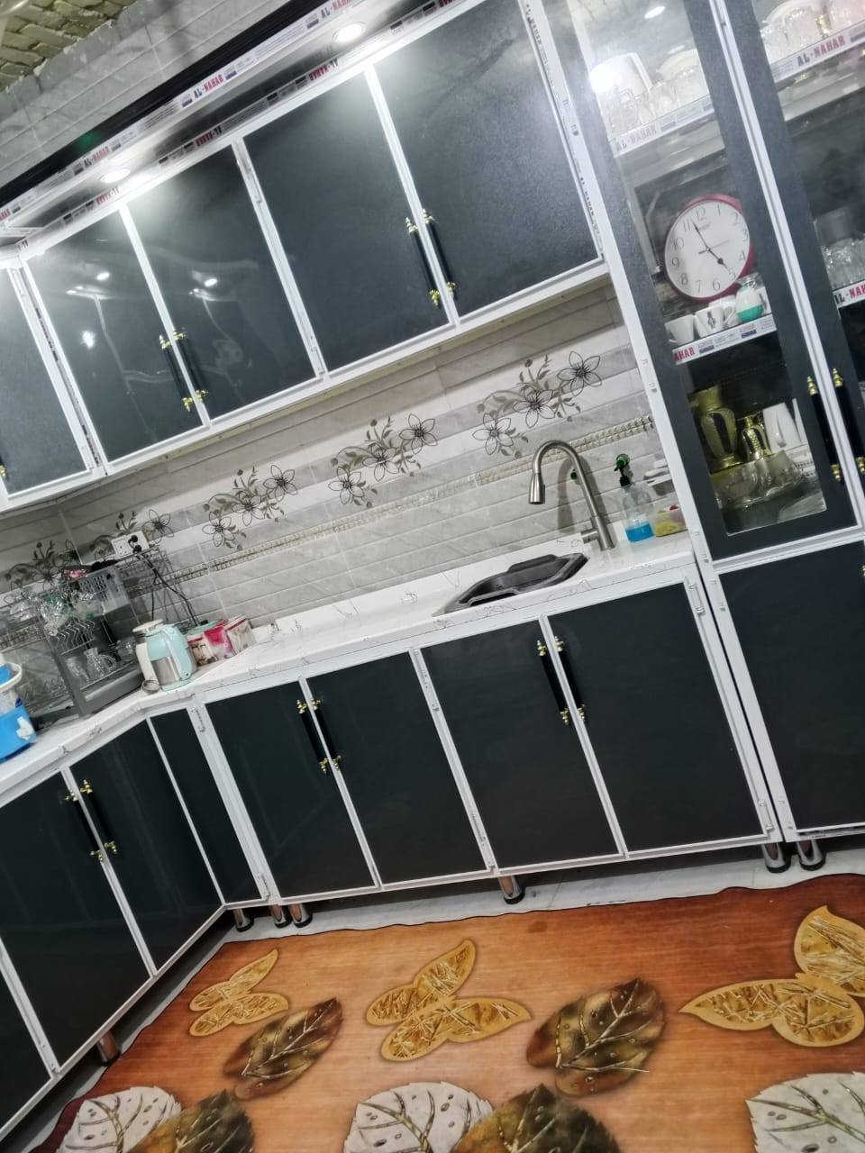 بيت زراعي200 م بناء 2025 بلوك كهربائي البتلو صب كونكريت  غرفتين 5×4 هول 6×4 مجمع غرف4×4 مطبخ4×4 ديوانيه 6×4 حمام 🛀 عدد 2  المنطقه سكنيه شوارع سبيس  +ماي وكهرباء 5خطوط  +مولد الاسكان الصناعي البوعظم بين الجسرين عبر سكه القطار شارع تبليط السعر 47  الاتصال صاحب البيت ***********
