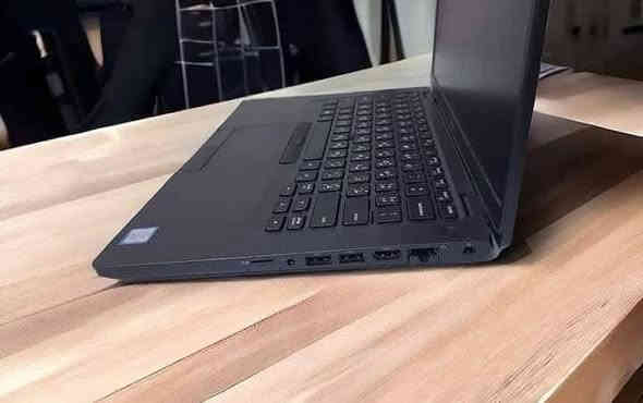 عروض النااار 🔥🔥
لابتوب دل سلم رفيع جدا من فئة  الجيل الثامن ورام 16 كيكا بنظافة عالية جدا بسعر ٢٤٠ الف دينار فقط!

💭 مواصفات اللابتوب⚡⚡⚡⚡ ⬇️

Dell Latitude 5400
Core i5 - 8th 
Ram: 16 GB 
Hard: 256 GB - SSD
Graphic card: Intel (R) HD Graphics 620 - 8 GB
Screen: 14 Inches لمس 
Keyboard: English - Arabic

لابتوب Dell Latitude 5400
كوراي 5 - الجيل الثامن 
رام: 16 كيكا 
هارد: 256 كيكا - SSD
كرت شاشه داخلي 8 كيكا 
حجم الشاشه 14 انج لمس
كيبورد ضوئي - ليزري ( عربي - انكليزي) شاشة لمس
السعر: ٢٤٠  الف دينار فقط.

🎁🎉  الهدايا والملحقات 🎉🎁

♡ حقيبة
♡ ماوس 
♡ شاحنة 

⭐️ يوجد توصيل لجميع محافظات العراق 🚚
♡ 5 ألف لبغداد.
♡ 7 ألف لجميع المحافظات.

📝 للحجز والاستفسار، 
يرجى التواصل معنا عبر ماسنجر الصفحة
او عبر الواتساب: ***********
🤝 مركز نانو تكنولوجي 
لبيع وشراء اللابتوبات المستخدمة في العراق
العنوان: بابل - المحاويل - حي الاسرة 

ضمان من اي عطل لعشرة أيام لجميع القطع.
