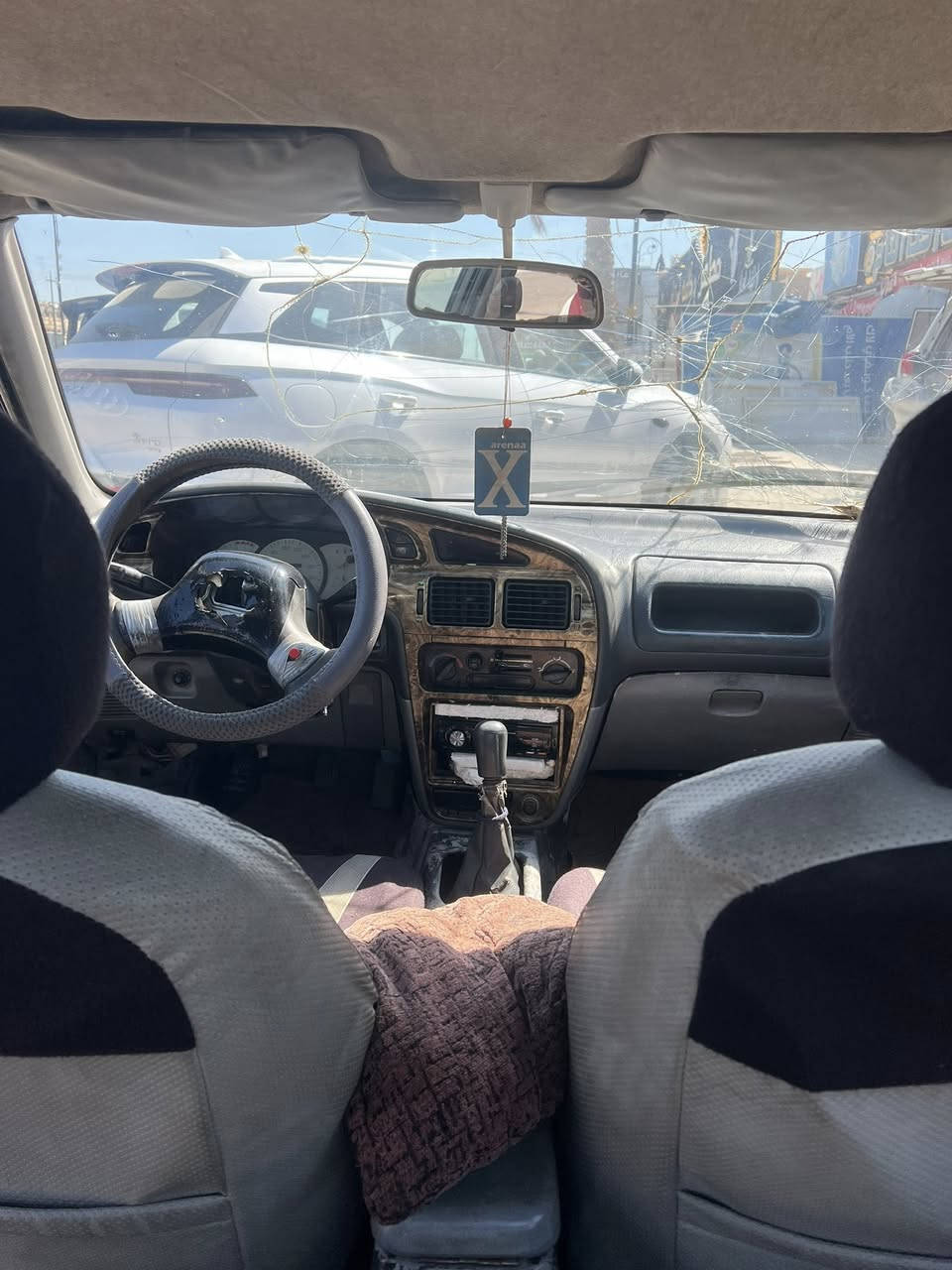 السلام عليكم للبيع 
بروتون 2002 مطلوبه 
كير ومحرك شرط لاينقص ولايبخر تخم تايرات جديد صدرها مصلوخ صلخ كله نضيف وشرط كهربائيات كلها شغاله لايتات زنون باتري جديد باور جديد 
مكانها
تكريت 
الكشر شوفت عينك
الاستفسار
***********
