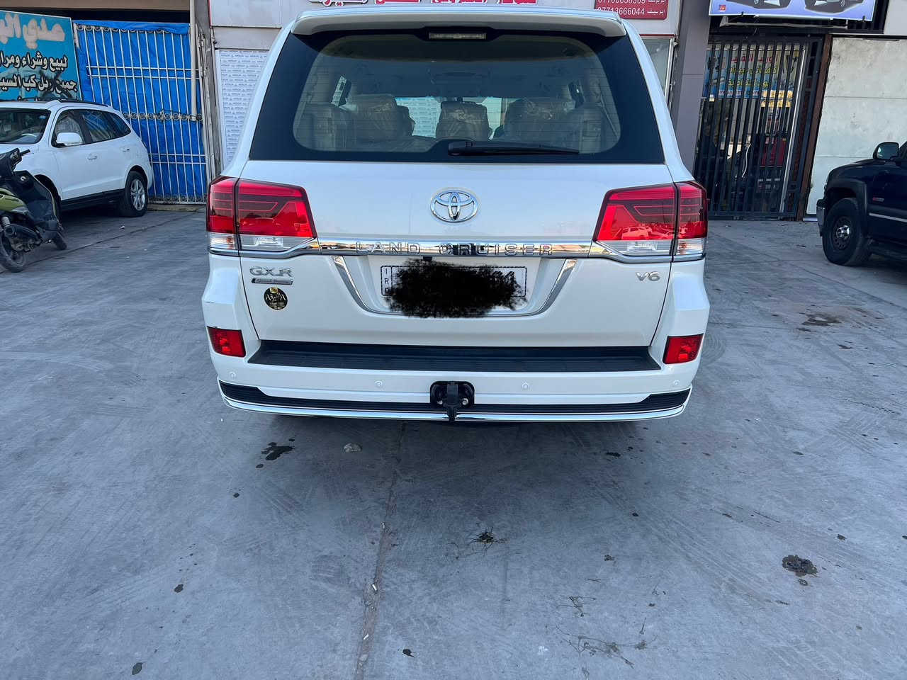 سلام عليكم 
سياره لاندكروزر موديل 2020
ماشيه 55 ألف 
بريم أصل مكفوله 
فول مواصفات فتحه بصمه 
6 سلندر 3 قطع تبريد 7 راكب 
سبير منازل كشنات كهرباء 
كشنات جلد شاشه 5 كامرات 
مكان سياره بغداد البلديات 
رقم سيارة بغداد لدولي 
السعر 520 وبيه مجال 
رقم ***********
