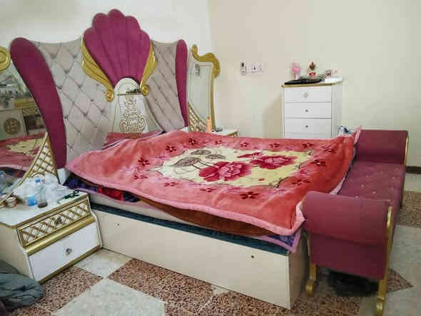 سلام عليكم غرفة اخشاب للبيع لشراي يتصل علة هاذا الرقم ***********
