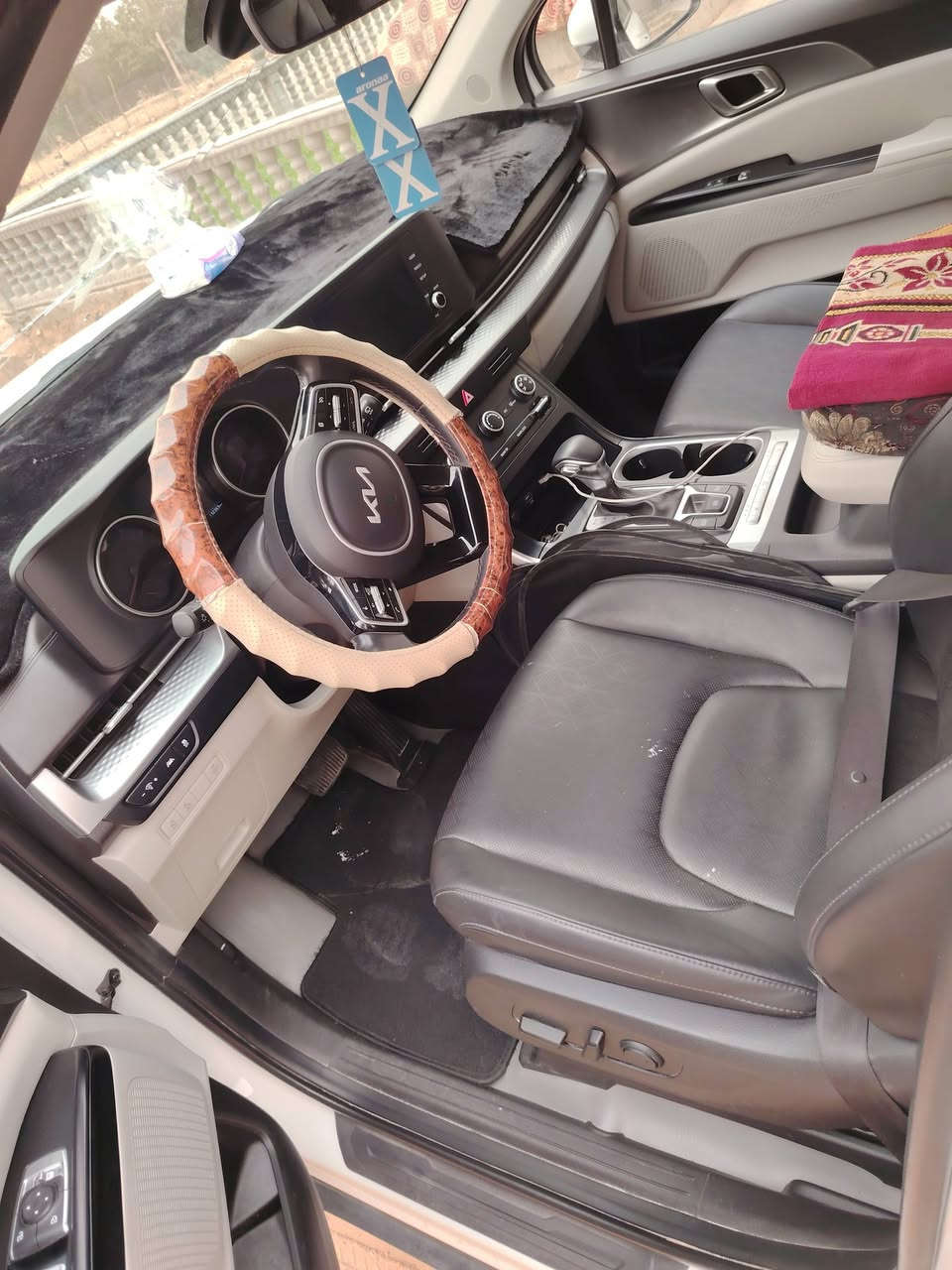 السلام عليكم  للبيع أو مراوس بكامري أو كورلا 
كيا كرنفال 2024
محرك 3500 V6 بانزين
رقم  بغداد تحويل مباشر
              (العداد 120 الف
صور الحادث مرفوقه بالمنشور
بصمة ابواب وتشغيل عن بعد
رادار امامي
كامرة خلفية
ابواب جانبية كهرباء
كراسي جلد اسود
تدفئة كشنات
مثبت سرعه
مثبت مسار
اشاير بالمري
هندبريك دكمة
زنون عالي ناصي بلادي
رادار جانبي مانع اجتياز
وباقي المواصفات معروفه
مكان السيارة #كركوك الحويجه
#السعر 275 وبيها مجال
***********
