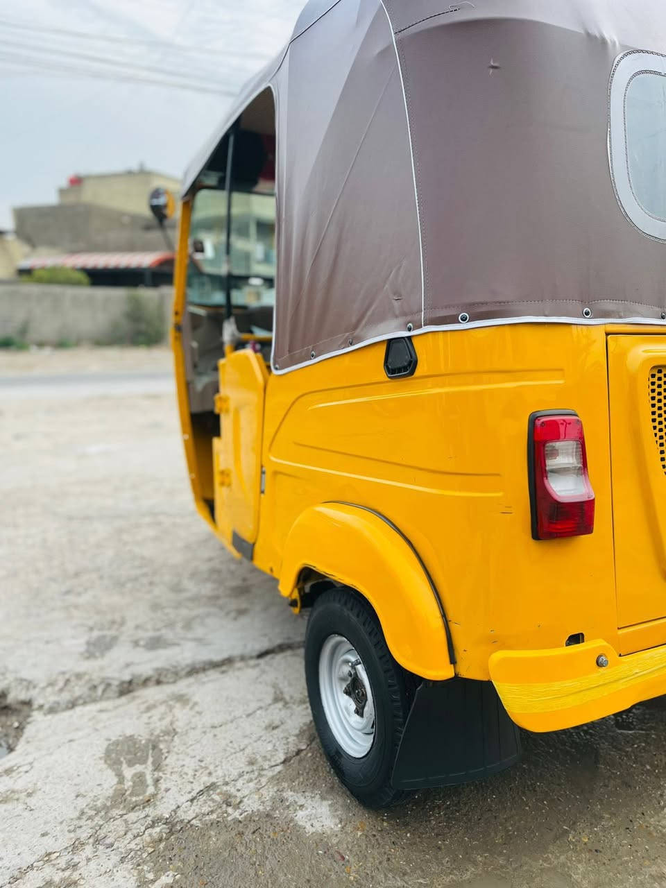 السلام عليكم تكتك 2022 للبيع رقم وسنويه انكليزي وسنويه باسمي مامتواجد بلفيس ***********
