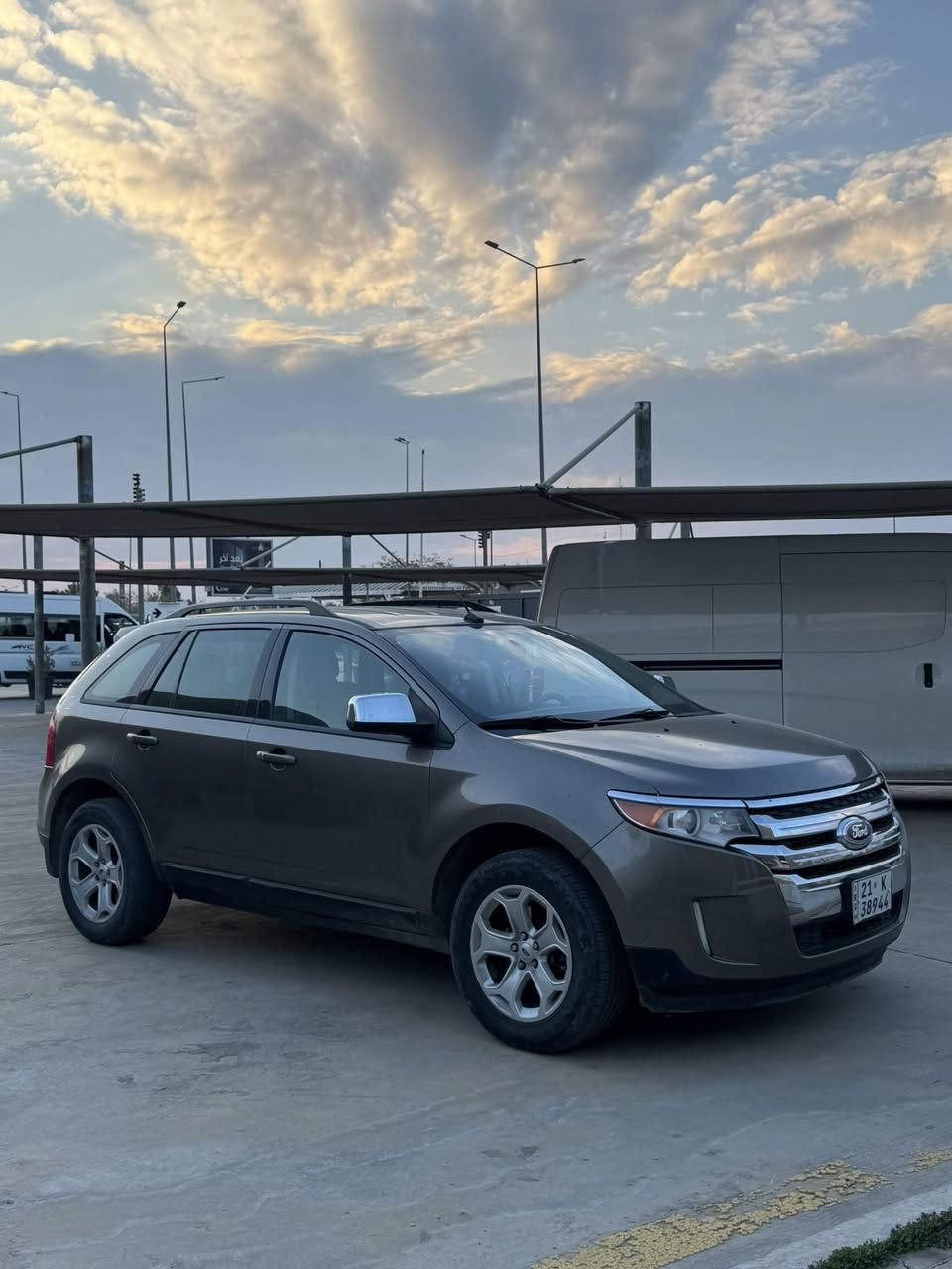 السلام عليكم
فورد إيدج جاهزة ومجهّزة

سيارة تريدها عائلية؟ موجود
تريدها كشخة؟ موجود
تريدها سفر وتحمّل؟ موجود
سيارة مال شيوخ مو بس سيارة

الكير والمكينة والحدادية دينار متصرّف عليها
السيارة خير من الله وما تشكي شي
فقط صبغ بنيد بدون دواخل
وارد خليجي

نظافة عالية وتستاهل
اللي يعرف بالسيارات يعرف قيمتها

السعر 120
مجال بسيط للجاد فقط

✋ رجاءً اللي ما يعرف بالسيارة لا يعلّق سلبي
📞 الجاد يتواصل/***********/بغداد
