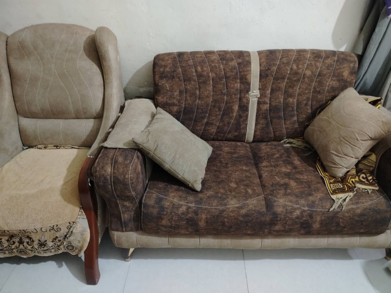 السلام عليكم 
#تخم_كلش_نضيفه واي اضرار ما بي، 10مقاعد لون كلش حلو السعر 300وبي مجال كلش بسيط 
#كوت_العزه


**إذا كنت صاحب هذا الإعلان وتريد حذفه لأي سبب، رجاءا أرسل رسالة إلى الدعم الفني**