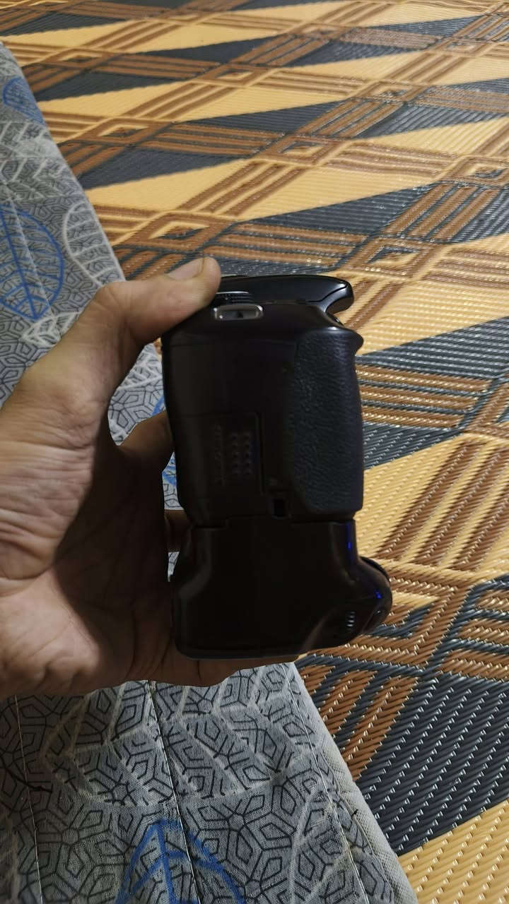 سلام عليكم للبيع كانون600d وعدسته 18.55 تشتغل بس منول فوكس يشكل وياهه كرب بطاريتين وشاحنه وجنطه سعره275 مكاني بغداد


**إذا كنت صاحب هذا الإعلان وتريد حذفه لأي سبب، رجاءا أرسل رسالة إلى الدعم الفني**