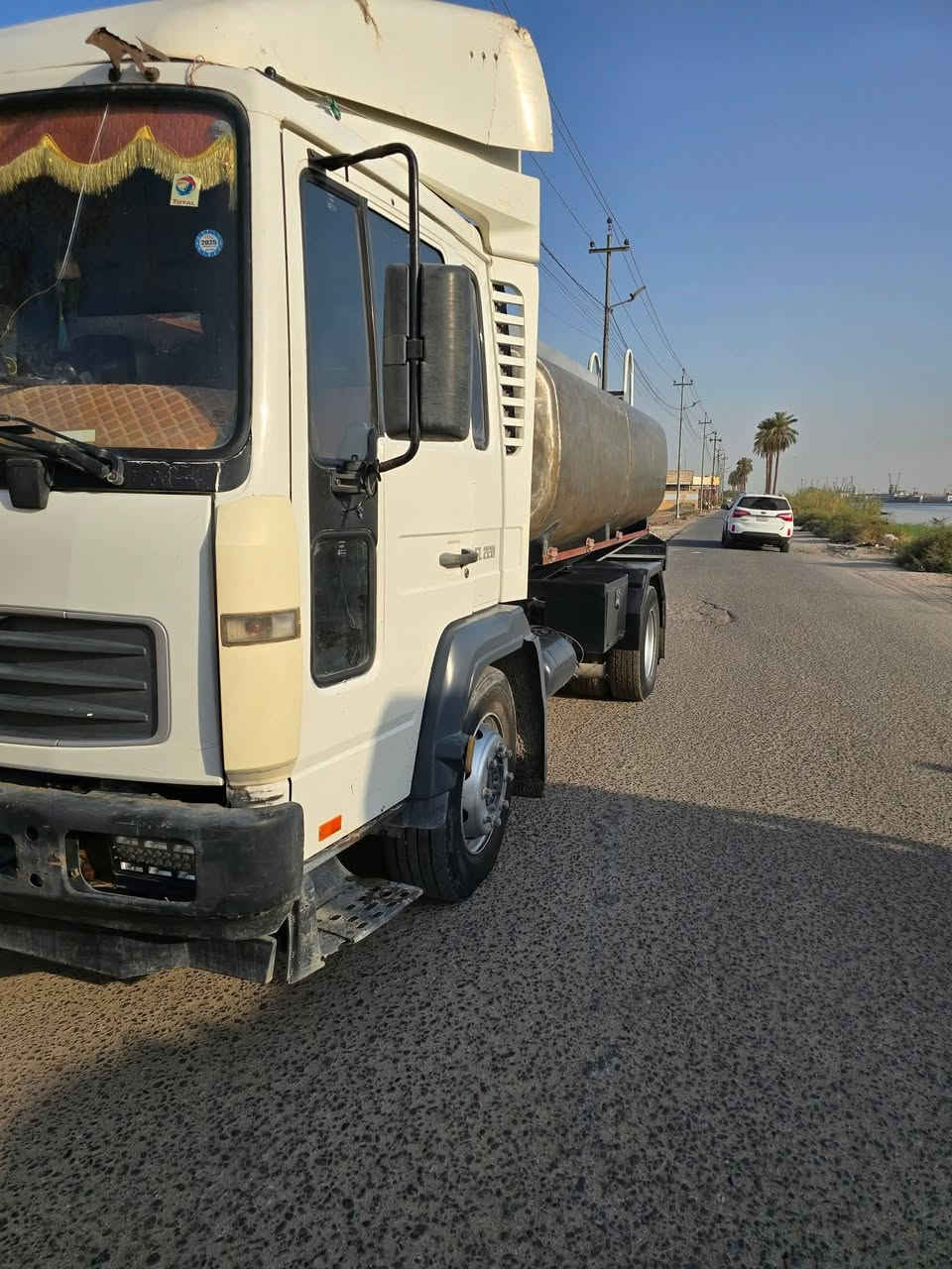 السلام عليكم فالفو FL220 مكينه ٦ سلندر تانكي ستيل ٩ طن بم محور ميكانيكي موديل ٢٠٠٤
***********
