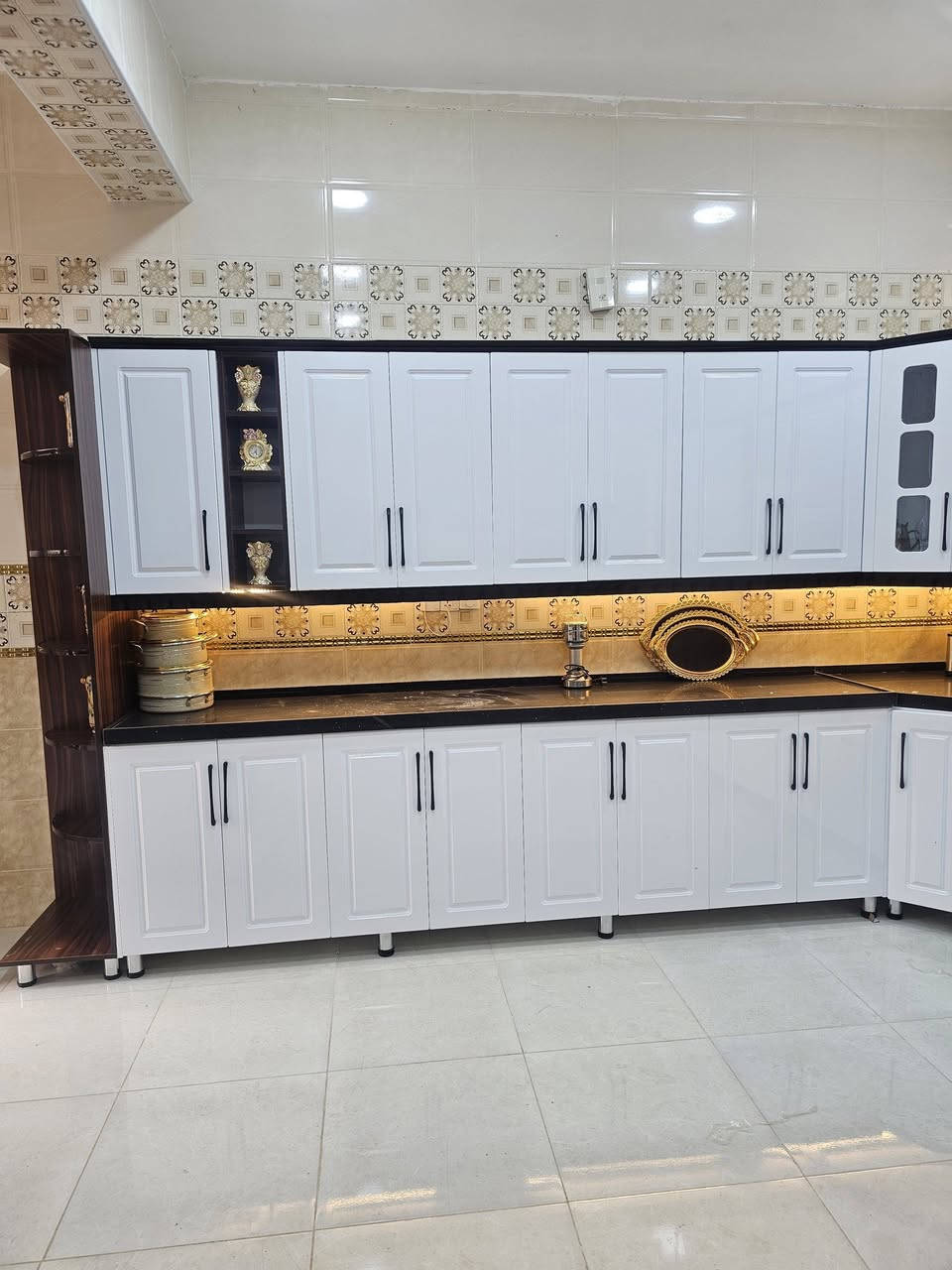 العرض اليوم غير شكل ❤️‍🔥♥🎊
معنا يتغير مفهوم المطبخ ليصبح قلب المنزل♥
عليك اللون وعلينا التصميم 
مطبخ HDF
سعر المتر طولي
 داخل المنيوم 
ابواب HDF #ب450  بس
سعر المتر الالمنيوم 
داخل وخارج  #ب130 بس 
داخل فوم 
مقطع  تركي 
تحشاه خشب 
#نعمل_ايضا
#شبابيك #ابواب #محجر_درج 
بكافة الموديلات والقياسات 
اي استفسار راسل الصفحه
او التواصل عبر  
الواتساب ***********
وللاتصال ***********
#العنوان كوت-البدرية
