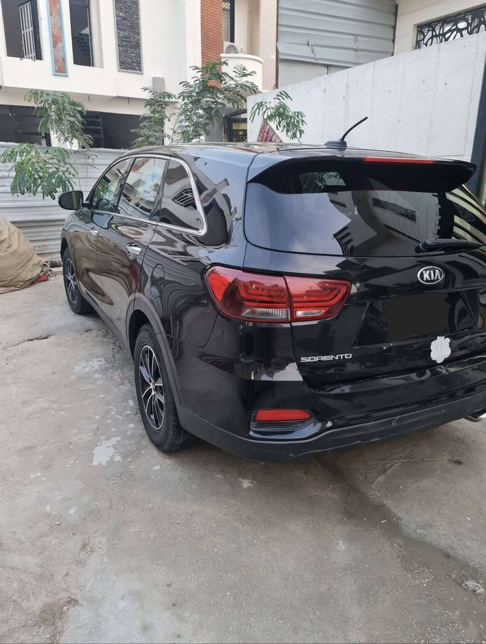 السلام عليكم ورحمة الله وبركاته
سورنتو 2020 رقم بغداد بإسمي لون اسود 
محرك 6 سلندر
7 راكب
سيارة نظيفه كلش 
تخم تاير باتري جديد حدادية جديده ماناقصه اي شي 
  شرط محرك وكير ماشية 78 ml
حادثهه مال امريكه حافه البنيد وتبديل جاملغ ايمن
بالحقيقه احلى من الصور 
سعرهه 195 $
موقع السيارة كربلاء 
***********
