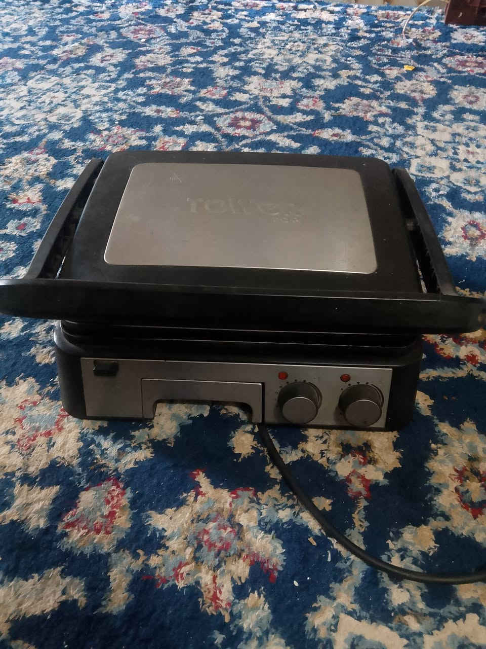 السلام عليكم ديوان 7 مترات مستعمل سعر 100 الف
كابسه صاج سعر 40 الف شغاله استعمال جدا قليل
كمبار 5 في 4 سعر 60 الف 
بنكه سعر 35 الف مراسله واتساب ***********
