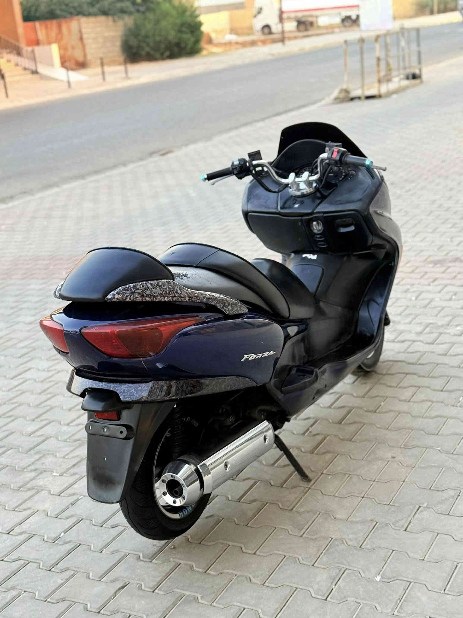 للبيع فورزا 08 لوك كير شغال كامل
محرك لوك بشرط فحس جيب 10 فيتر
 جويتر كلجات كله بشرط لوك كهربائيات كامل بلاد ومملعوب بي شلعه معدله فول مال جناي سعره مليون و 300 وبي مجال او مراوس
 حسب قناعه 
مكاني كركوك  (( *********** ))
