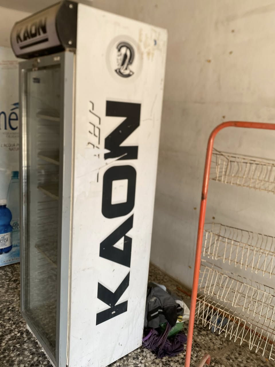 سلام عليكم عارضات نظيفات ضمان 10 ايام بروده خير من الله مكاني علوه الرشيد السعر 175 الوحده. ***********
