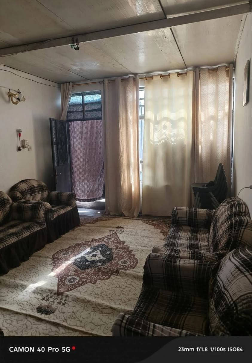 سلام عليكم
بيت بالمعسكر  بالفرع الثاني من جهة الشريط سادس بيت عن بيوت.الطابو موقعة حلو  مميز مساحتة120 واجهة 6ونزال 20 بيه غرفة كبيرة وغرفة صغيرة مفتوحة ع الصالة وحمام واستقبال ومطبخ وكراج كبير البيت صب مسلح فقط الاستقبال والمطبخ سندويش بحاجة الى ترميم يباع بسعر قطعة ارض تريد ترممه تريد تكعد بيه ع وضعة ينسكن بيه وسعره رخيص بالنسبة لموقعة والتبليط مباقي شي يصير اغلى اذا تبلط لمزيد من الاستفسار الاتصال على هذا الرقم ***********
