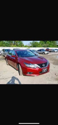 نيسان التيما للبيع  موديل ٢٠١٨  موصفات sr  رادار امامي  بصمة  تشغيل. و...