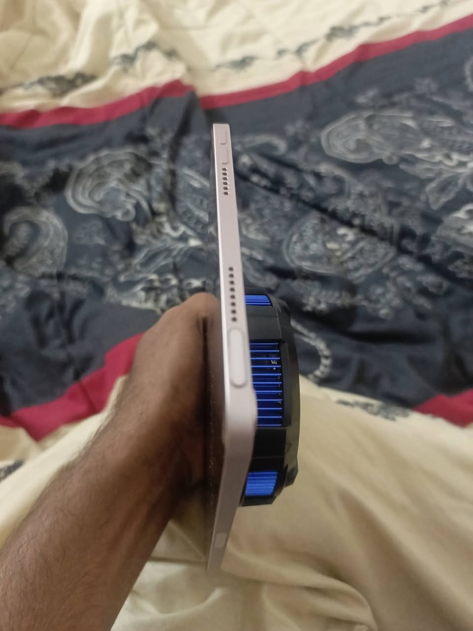سلام عليكم ايباد مني6جهاز نضيف بلحسابه يقره نضافته98 بطاريته84 الجهاز خدش مابي سعره400 هو  والفريز بدون فريز 375 مكاني بغداد حي اور ذاكرته 64اتصال او خاص ***********
