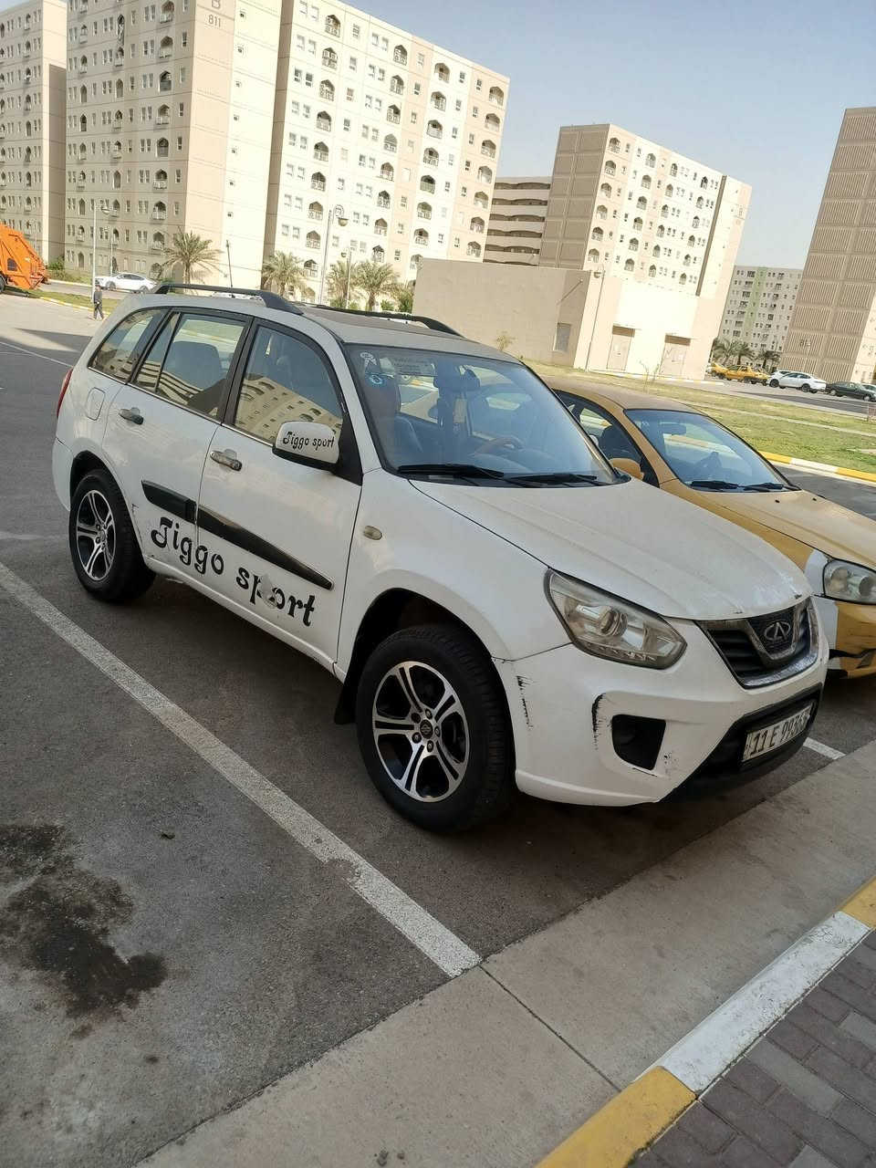 السلام عليكم تيكو للبيع موديل 13 رقم بغداد انگليزي جديد. گير ومكينة مكفولات.بيها چاملغ امامي بدون دواخل .تبريد وتدفئة شغالات .تخم تاير.شاشة وحساسات وكامرة خلفية
السعر 45 وبيها مجال
للبيع او مراوس
مكاني بغداد مجمع بسماية السكني 
***********
***********
