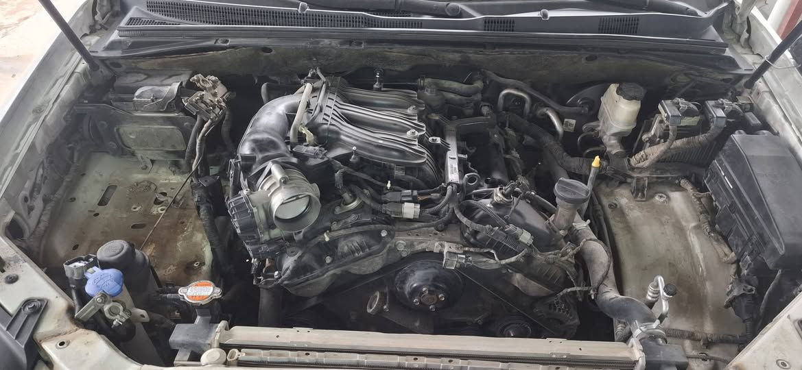 #سيرفز 
#يالله تم صيانه وسيرفز سيارت الاخ العزيز طه علي العراقي ابو غيث الطيب 
صيانة وادامة كاملة حمام وغسل مكينة خارجي ازاله جميع الترسبات وتراكم الدهون وتنظيف جميع حساسات المحرك  وتبديل اغلب القطع المستهلكه حسب رغبتة وطلبة 
1.تنظيف حساسات vvt
2.تنظيف حساس الايرفلو
3.تنظيف حساس الماب سنسر
4.تنظيف حساسات الكام شفت
5.تنظيف جويتر 
6.تنظيف ثلاجه الدكشن البارد 
7.تنظيف مسطره النوزلات مع النوزلات خارجي
8.تنظيف قبغ ولفات وولف التبخير ومشتقاته وجميع القطع الخارجيه 
وتم تبديل القطع المستهلكه 
١.بلكات
٢.واشر قبغ ولفات
٣.چبن حساس vvt
٤.قبغ راديتر 
٥.قطرة دهن
٦.روله متحركه 
٧.فلتر شوته
٨.دجة كير . دجات مكينه . وماء راديتر . فلتر بانزين احتياط في وقت لاحق
مع ترتيب قطع الضفيره وتبديل براغي المجموعه لأن اغلبها مختلفه والحمد لله رجعت مثل وضع الشركه 
#للعلم_اختصر_بالصور لأن كل سياره اقل شي ٥٠ صوره 
تحياتي خادمكم كرار رحيم  مع العم ابو حسين المحمداوي   ***********
تيك توك 👇
tiktok.com/@kr.mohave
يوتيوب 👇https://youtube.com/@kr.mohave?si=ZXWSQJje9i7y_9Is
