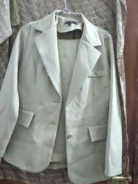 قميص صيفي • لون فستقي • قياس ٤٠