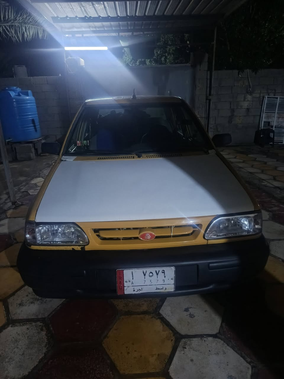 السلام عليكم شايبه للبيع موديل ١٢ سياره كفاله مابيه أي ضربه ولا قطره صبغ مكينه كير خير من الله سياره جاهزه تخم تاير كهربائيات برغي نقص مابيها السعر ٢٨ وفيها مجال الشراي يرايلني أو يتصل على الرقم ***********
