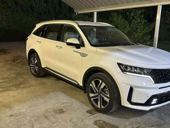 للبيع سورنتو موديل 2023 خليجي 
ماشيه 40 الف تبديلاتها كلها بالشركه 
مكفوله كفاله عامه
اربعه سلندر 
مواصفات LX 
كامره 
حساسات خلفيه  
اشاير بالمري 
صندوق كهرباء 
وباقي المواصفات معروفه  
السعر 25 الف وبيها مجال 
*********** فقط اتصال الخاص مغلق
