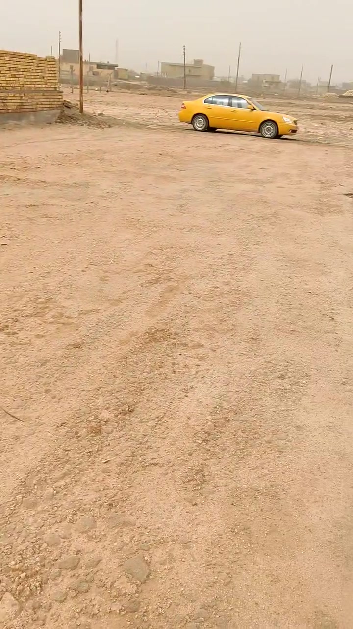 السلام عليكم قطعه ارض بحي الجوادين النزله ال3 بضهر الاملاعب مدفونه ومحدوله جاهزه ***********
